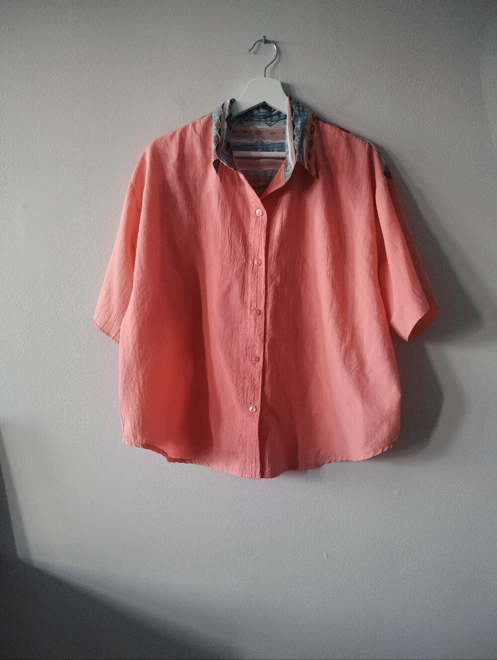 Short-Sleeve Peach Coral Print Button-Up Shirt